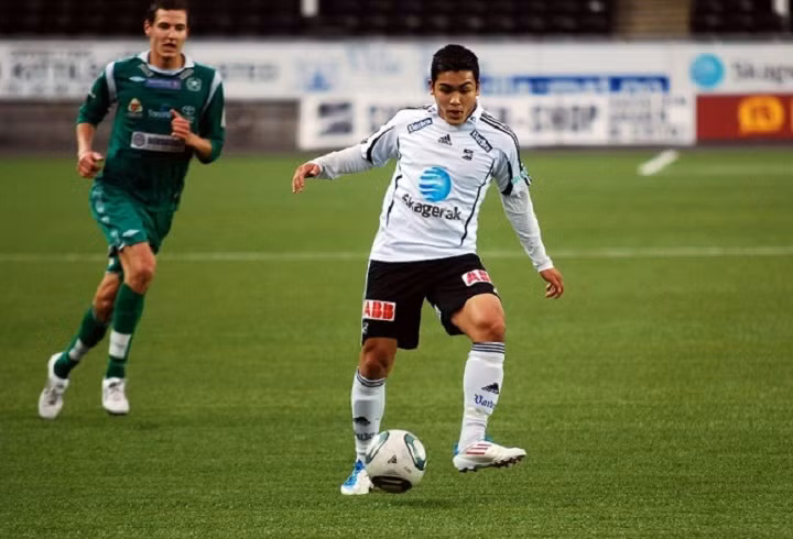 Tiền vệ Tony Hiếu Võ (Na Uy) sinh ngày 7/1/1994, cao 1m70. Vị trí sở trường của Tony là tiền vệ trung tâm. Anh hiện đang là thành viên của đội trẻ CLB Odd Grenland, đội đang chơi ở giải bóng đá cao nhất của Na Uy.