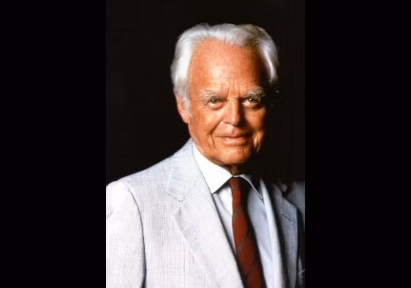 1. Walter Haefner (101 tuổi) Tổng tài sản: 4,3 tỷ USD Walter Haefner là tỷ phú duy nhất trên thế giới sống hơn một thế kỷ. Ông là cổ đông lớn nhất (24%) của nhà sản xuất phần mềm CA (trước đấy là Computer Associates). Gia đình ông cũng sở hữu Automobil-und Motoren AG, nhà nhập khẩu chính của Thụy Sĩ với các mặt hàng Volkswagen, Seat, Skoda và Audi.
