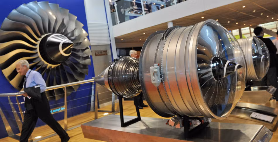 Động cơ Rolls Royce Trent. Hiện hội chợ mở cửa cho khách hàng, bạn hàng. Vào cuối tuần này sẽ mở cửa cho công chúng. Động cơ Rolls Royce Trent. Hiện hội chợ mở cửa cho khách hàng, bạn hàng. Vào cuối tuần này sẽ mở cửa cho công chúng.