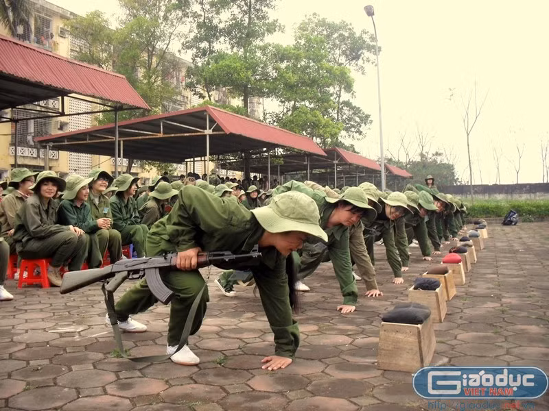 Bài tập luyện trong bộ môn bắn súng là một trong số rất nhiều nội dung mà sinh viên phải học trong chương trình giáo dục quốc phòng. Bài tập luyện trong bộ môn bắn súng là một trong số rất nhiều nội dung mà sinh viên phải học trong chương trình giáo dục quốc phòng.