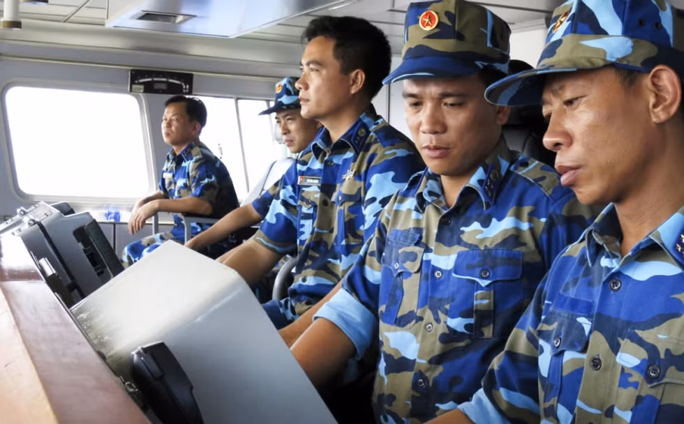 Lực lượng Cảnh sát biển Việt Nam thực hiện nhiệm vụ trong vùng đặc quyền kinh tế Việt Nam trong thời điểm Trung Quốc hạ đặt trái phép giàn khoan 981. Lực lượng Cảnh sát biển Việt Nam thực hiện nhiệm vụ trong vùng đặc quyền kinh tế Việt Nam trong thời điểm Trung Quốc hạ đặt trái phép giàn khoan 981.