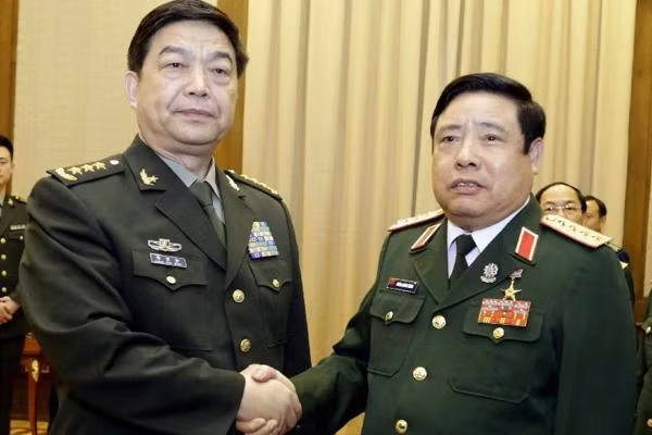 Bộ trưởng Quốc phòng Việt Nam Phùng Quang Thanh và người đồng cấp Trung Quốc Thường Vạn Toàn tại Bắc Kinh. Bộ trưởng Quốc phòng Việt Nam Phùng Quang Thanh và người đồng cấp Trung Quốc Thường Vạn Toàn tại Bắc Kinh.
