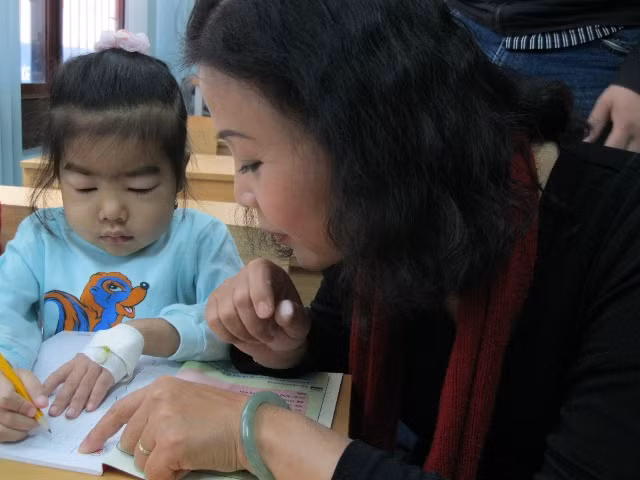 Tôi sẽ lên tận giường bệnh đọc truyện, đọc thơ cho các con ảnh 2