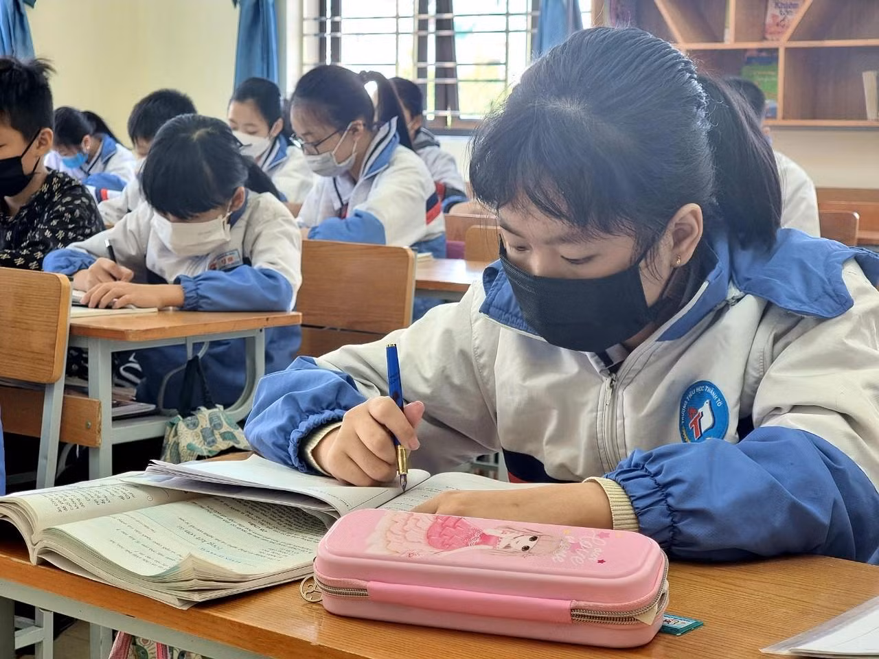 Học sinh tham gia bảo hiểm y tế sẽ được chăm sóc sức khỏe toàn diện (Ảnh: Phạm Linh) Học sinh tham gia bảo hiểm y tế sẽ được chăm sóc sức khỏe toàn diện (Ảnh: Phạm Linh)