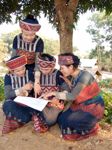 Thiếu nữ dân tộc Xá Phó (Yên Bái) Thiếu nữ dân tộc Xá Phó (Yên Bái)