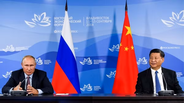 Tổng thống Nga Vladimir Putin và Chủ tịch Trung Quốc Tập Cận Bình, ảnh: Russia Today. Tổng thống Nga Vladimir Putin và Chủ tịch Trung Quốc Tập Cận Bình, ảnh: Russia Today.