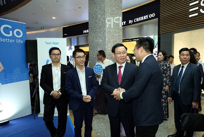 Phó Thủ tướng thăm công ty khởi nghiệp Fastgo của các nhà đầu tư trẻ tuổi Việt Nam tại Angon.