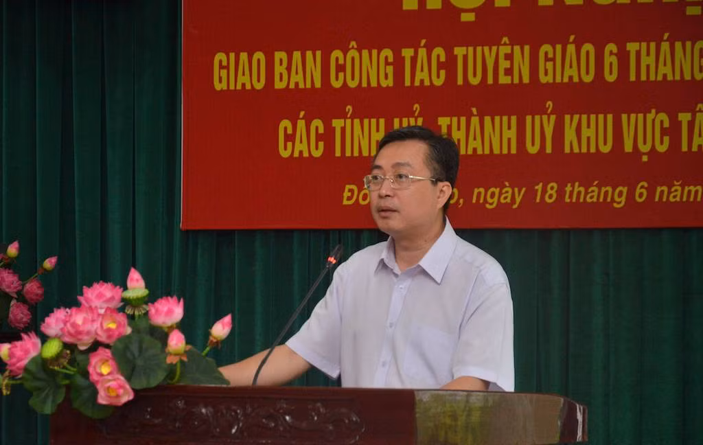 Đồng chí Bùi Trường Giang, Phó trưởng Ban Tuyên giáo Trung ương báo cáo tại Hội nghị - Ảnh: PC. Đồng chí Bùi Trường Giang, Phó trưởng Ban Tuyên giáo Trung ương báo cáo tại Hội nghị - Ảnh: PC.