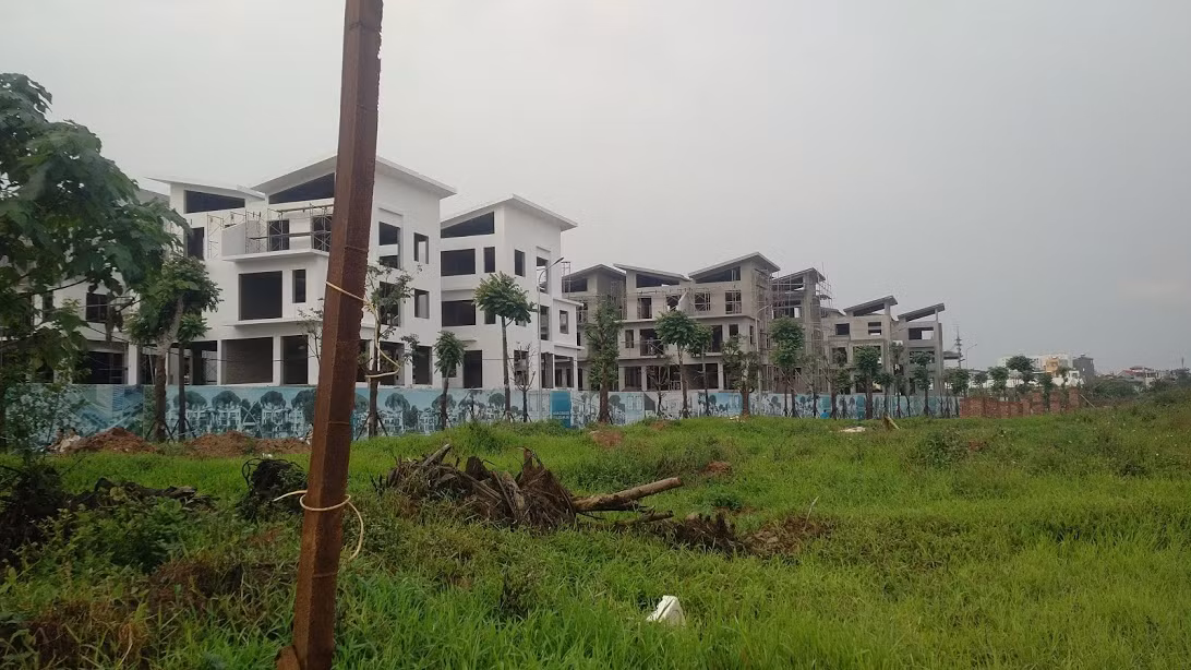 Dự án vẫn là bài đất hoang, khu quần thể biệt thự đang vướng với luật pháp vì thiếu giấy phép xây dựng.