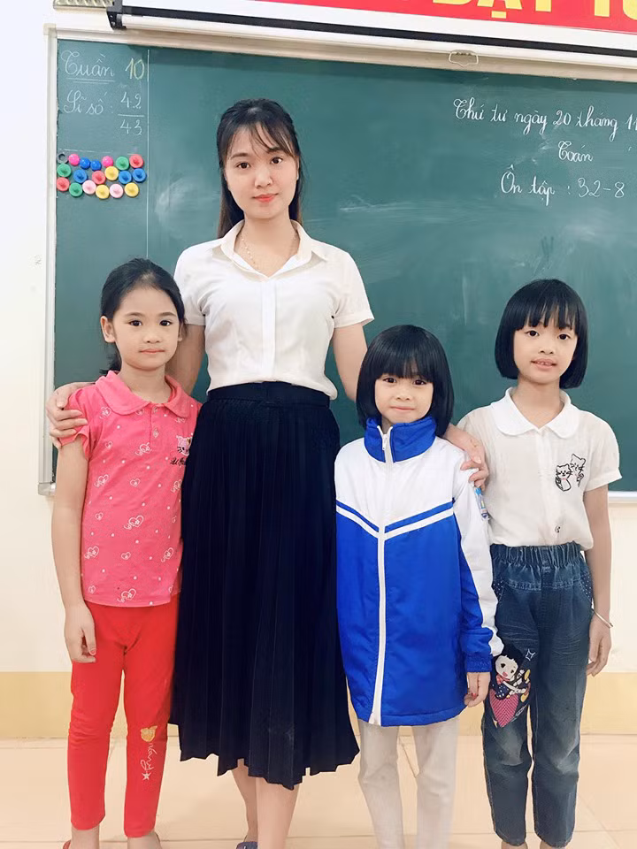 Cô giáo Ánh Tuyết luôn dành cho học sinh của mình những tình cảm đặc biệt (Ảnh: Nhân vật cung cấp)