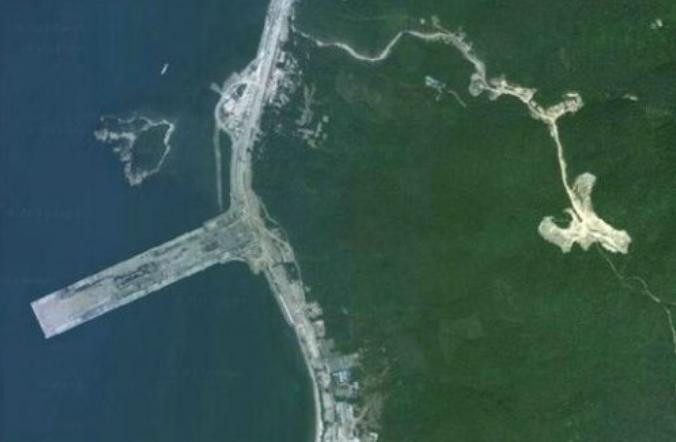 Trung Quốc xây dựng căn cứ tàu sân bay ở Tam Á - đảo Hải Nam Trung Quốc xây dựng căn cứ tàu sân bay ở Tam Á - đảo Hải Nam