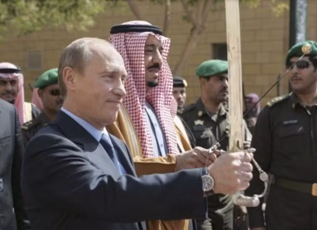 Năm 2007, Tổng thống Nga Vladimir Putin thăm Saudi Arabia (ảnh tư liệu) Năm 2007, Tổng thống Nga Vladimir Putin thăm Saudi Arabia (ảnh tư liệu)