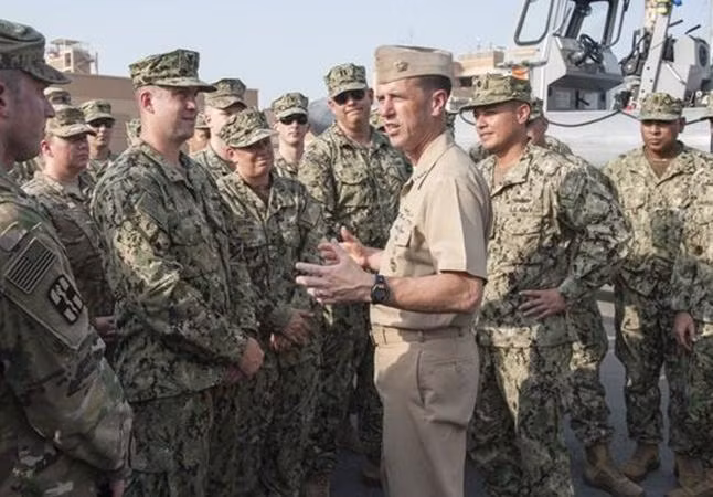 Tân Tham mưu trưởng Hải quân Mỹ, Đô đốc John Richardson Tân Tham mưu trưởng Hải quân Mỹ, Đô đốc John Richardson