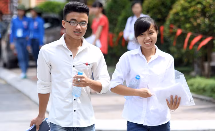 Tuyển sinh riêng gặp trở ngại... làm đề ảnh 2