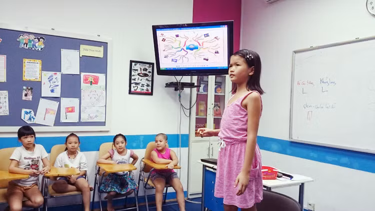 Học theo bản đồ tư duy các trẻ được chủ động nói những điều mình suy nghĩ để phát triển ý tưởng cho một đề tài.