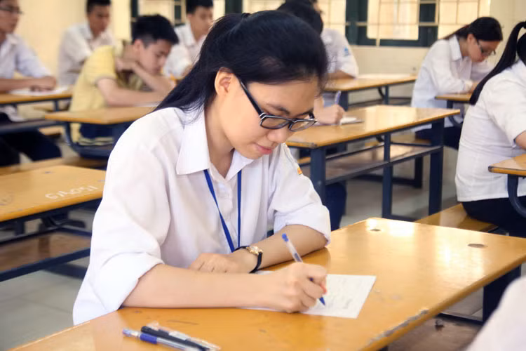 Đề Ngữ văn thời sự, yêu nước sẽ làm tốt ảnh 2 Đề Ngữ văn thời sự, yêu nước sẽ làm tốt ảnh 2
