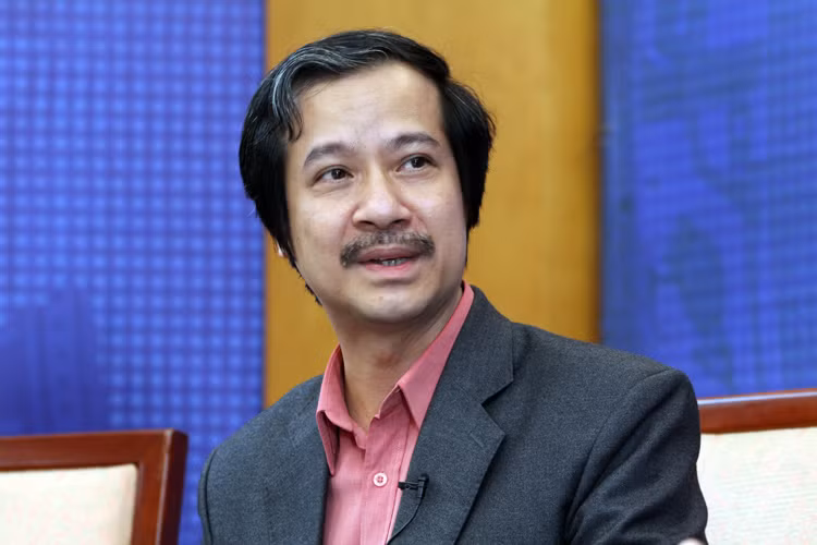PGS. Nguyễn Kim Sơn, phó giám đốc ĐH QGHN trả lời tại buổi tọa đàm trực tuyến chiều ngày 4/4. Ảnh Xuân Trung PGS. Nguyễn Kim Sơn, phó giám đốc ĐH QGHN trả lời tại buổi tọa đàm trực tuyến chiều ngày 4/4. Ảnh Xuân Trung