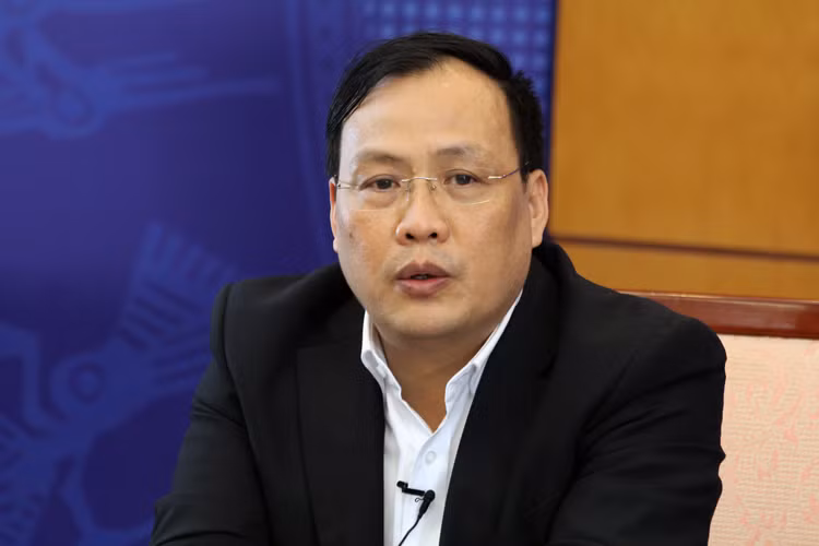 GS. TSKH. Nguyễn Đình Đức, Trưởng ban đào tạo (ĐH QGHN) trả lời trực tuyến chiều ngày 4/4. Ảnh Xuân Trung GS. TSKH. Nguyễn Đình Đức, Trưởng ban đào tạo (ĐH QGHN) trả lời trực tuyến chiều ngày 4/4. Ảnh Xuân Trung