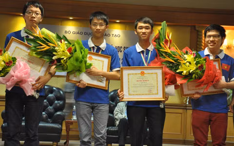 Việt Nam giành 6 huy chương bạc tại Olympic Tin học châu Á ảnh 1