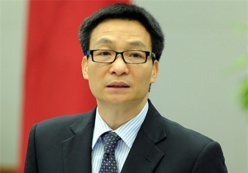 Phó Thủ tướng cho rằng đổi mới căn bản nên phải tính căn cơ, đơn cử như nhiều ý kiến tại hội nghị hôm nay nói về miễn thi 20%, bớt môn thi nhưng nếu thực tế 98% tốt nghiệp thì tại sao phải miễn 20% nếu thi tốt nghiệp rất bình thường, nhẹ nhàng