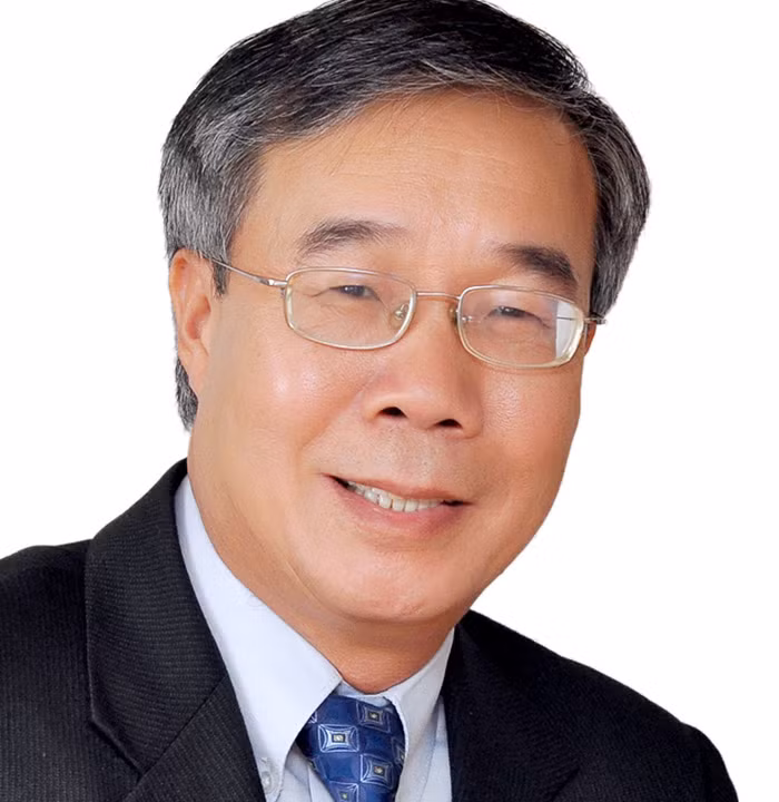 Ban điều hành Đại học Hoa Sen: Vừa đá bóng, vừa thổi còi… ảnh 3