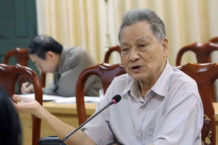 GS. Trần Phương bày tỏ, ông hoàn toàn nhất trí với việc phân luồng học sinh từ cấp THCS của Hiệp hội các trường đại học, cao đẳng ngoài công lập. Ảnh Xuân Trung