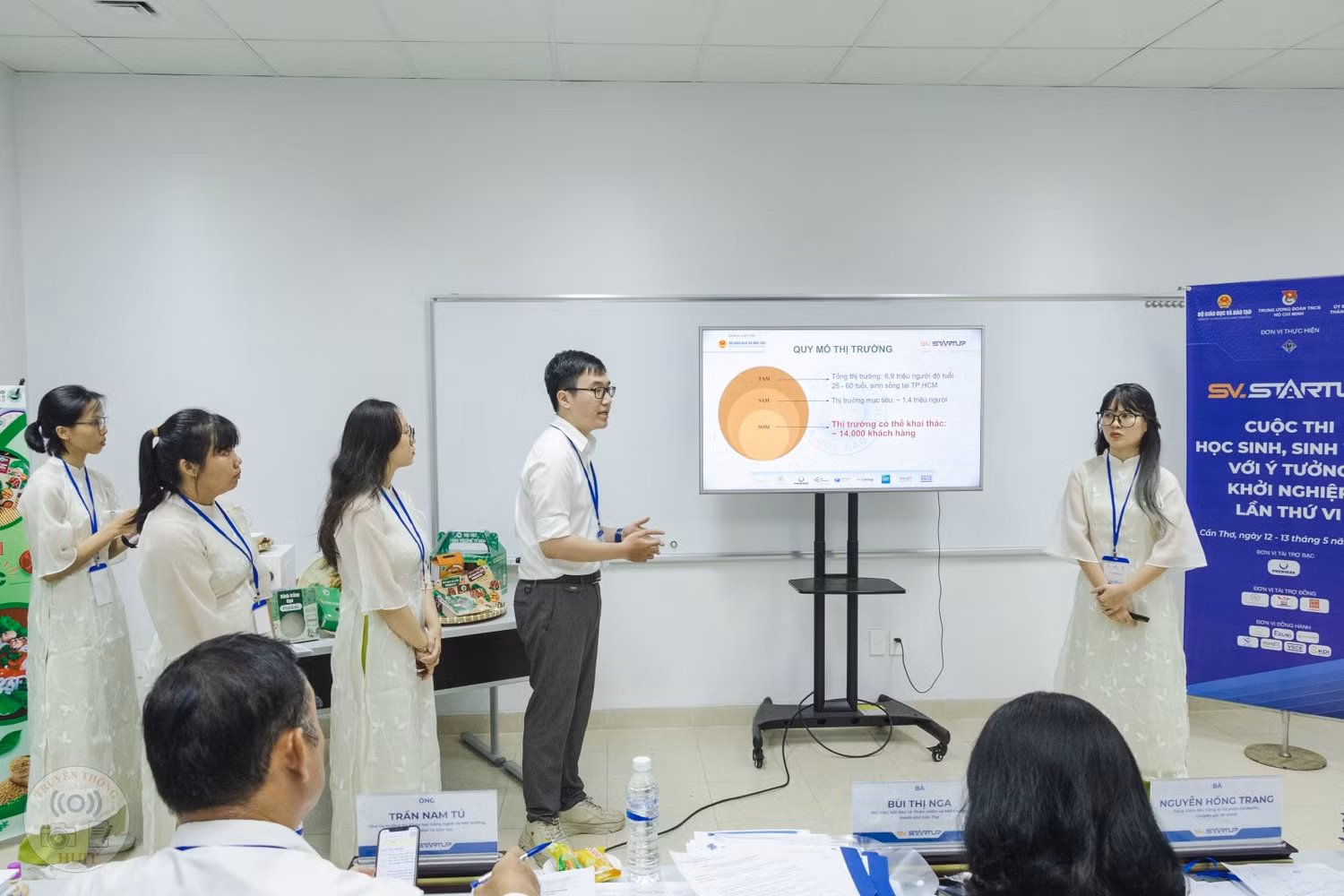 sinh-vien-huit-gianh-cu-dup-02-giai-nhi-tai-ngay-hoi-khoi-nghiep-quoc-gia-cua-hoc-sinh-sinh-vien-nam-2024-3 (1).jpg