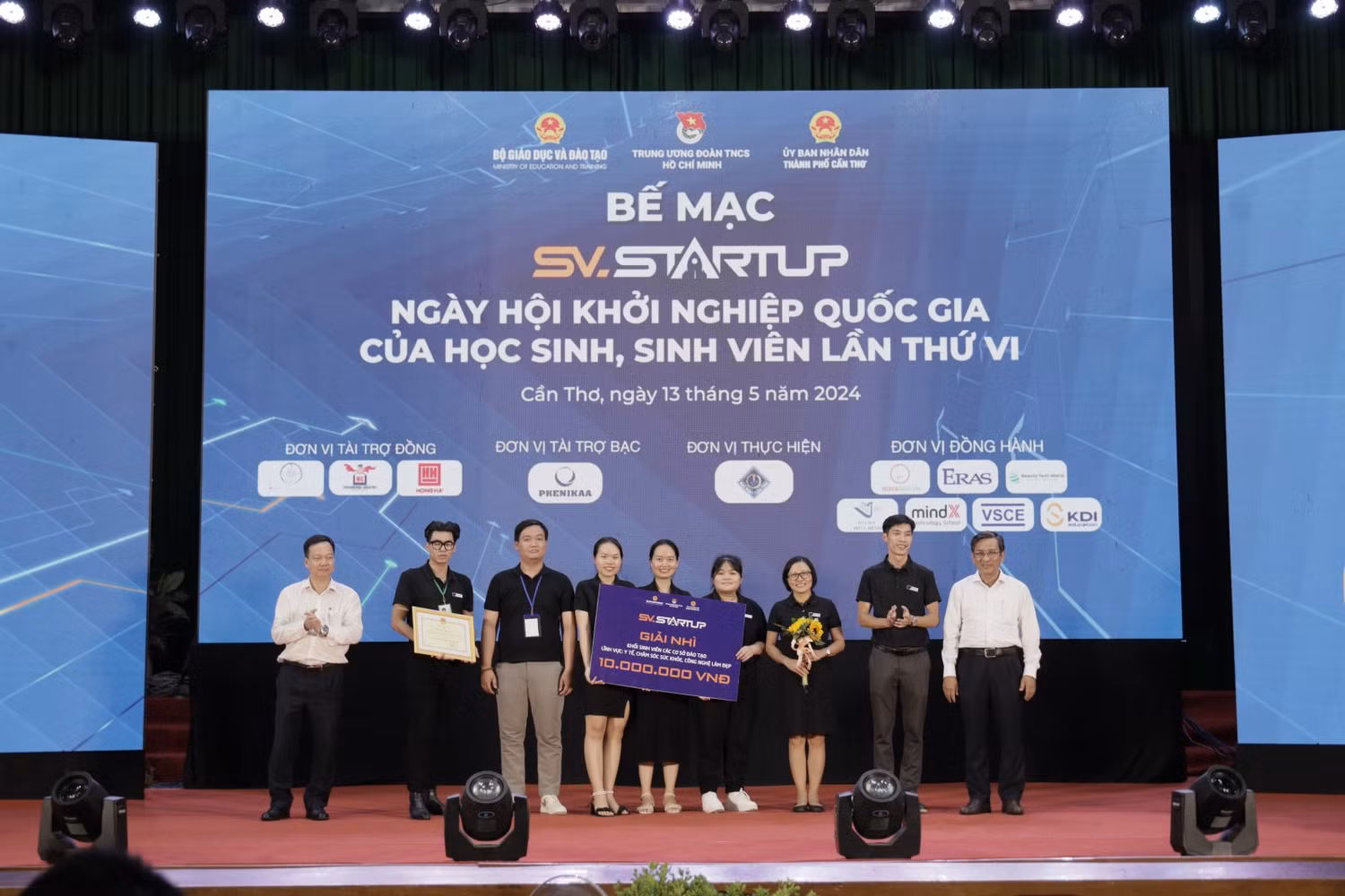 sinh-vien-huit-gianh-cu-dup-02-giai-nhi-tai-ngay-hoi-khoi-nghiep-quoc-gia-cua-hoc-sinh-sinh-vien-nam-2024-5.jpg