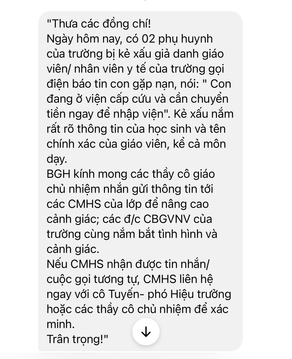 Nội dung tin nhắn của nhà trường gửi đến phụ huynh. (Ảnh: nhà trường cung cấp) Nội dung tin nhắn của nhà trường gửi đến phụ huynh. (Ảnh: nhà trường cung cấp)