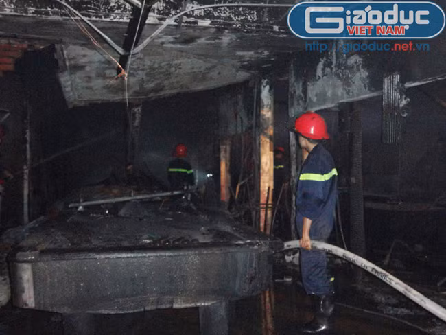 Toàn bộ câu lạc bộ bi da bị thiêu rụi