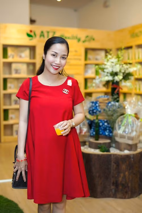 Chứng kiến những màn nhảy múa nhào lộn nhiệt tình của cô trên sân khấu đêm chung kết của cuộc thi “Bước nhảy hoàn vũ nhí”, không ít khán giả vừa “thót tim” vừa ngưỡng mộ độ chịu chơi của bà bầu này.