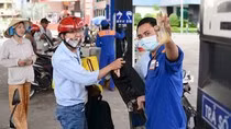 Tăng thuế xăng dầu lên kịch khung 4000 đồng/lít, ai được hưởng lợi? ảnh 3