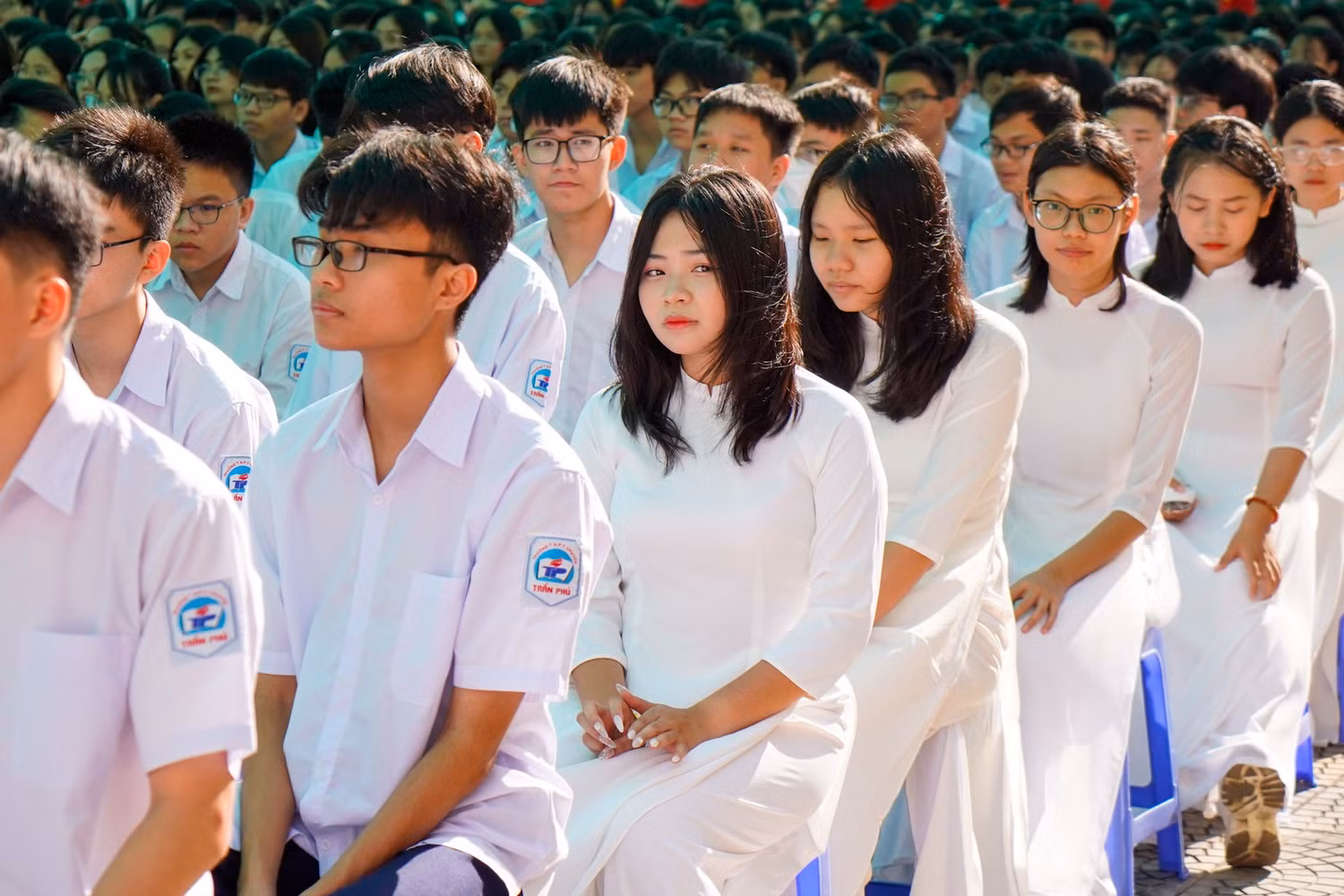 Học sinh Trường Trung học phổ thông chuyên Trần Phú hân hoan chào đón năm học mới (Ảnh: LT) Học sinh Trường Trung học phổ thông chuyên Trần Phú hân hoan chào đón năm học mới (Ảnh: LT)