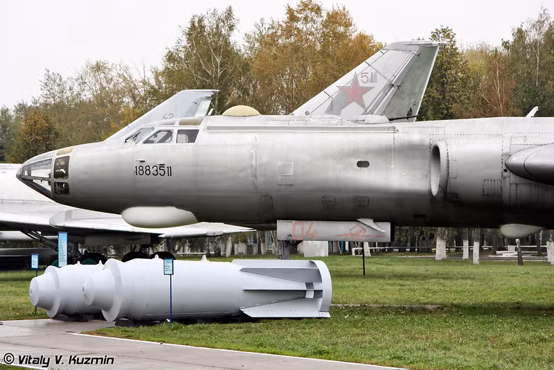 Tu-16R Tu-16R