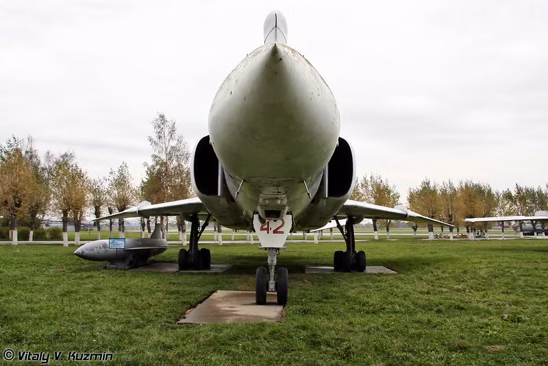 Tupolev Tu-22M2 Backfire-B Tupolev Tu-22M2 Backfire-B
