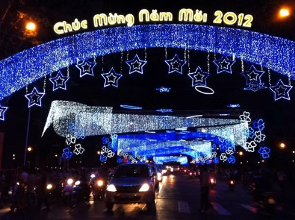 Hòn ngọc Viễn đông lung linh về đêm. Hòn ngọc Viễn đông lung linh về đêm.