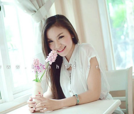 Tại phần thi năng khiếu Top 100 vừa rồi, Trana đã thể hiện rất xuất sắc bài múa "Giấc mơ trưa" và được cả năm vị giám khảo đánh giá rất cao. Về ngoại hình, cô bạn cũng rất nổi bật bởi nụ cười "tỏa nắng" của mình.