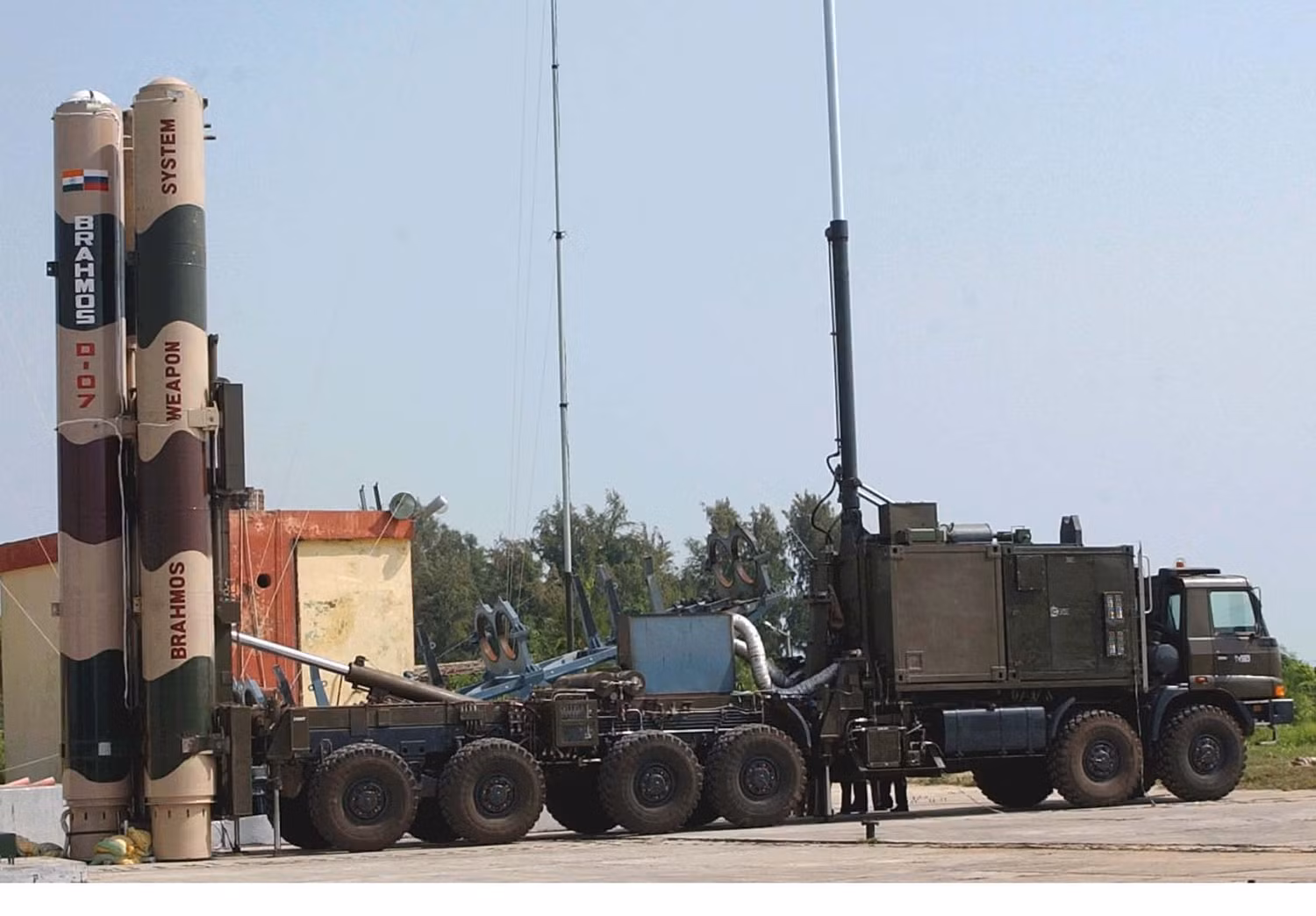 Nga-Ấn hợp tác sản xuất tên lửa hành trình BrahMos