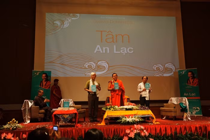 Đức Nhiếp Chính Vương Gyalwa Dokhampa tham gia tọa đàm Doanh nhân và Hạnh phúc ảnh 3 Đức Nhiếp Chính Vương Gyalwa Dokhampa tham gia tọa đàm Doanh nhân và Hạnh phúc ảnh 3