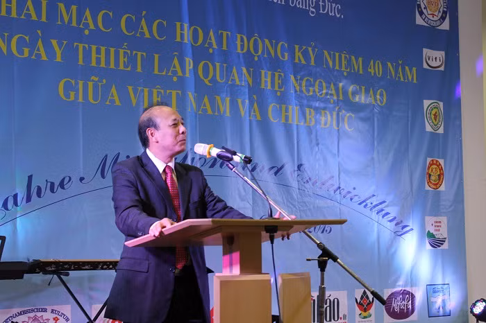 Kiều bào ta tổ chức chào mừng 40 năm quan hệ ngoại giao Việt – Đức ảnh 3 Kiều bào ta tổ chức chào mừng 40 năm quan hệ ngoại giao Việt – Đức ảnh 3