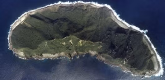 Đảo Senkaku của Nhật Bản (Trung Quốc gọi là đảo Điếu Ngư). Đảo Senkaku của Nhật Bản (Trung Quốc gọi là đảo Điếu Ngư).