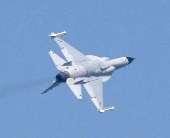Máy bay chiến đấu JF-17 Thunder do Trung Quốc-Pakistan hợp tác sản xuất.