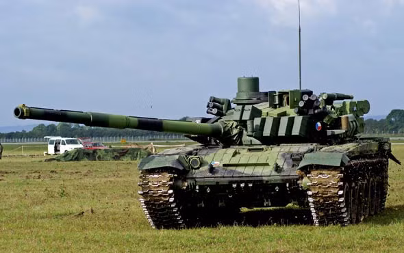 Xe tăng chiến đấu T-72 của Nga. Xe tăng chiến đấu T-72 của Nga.