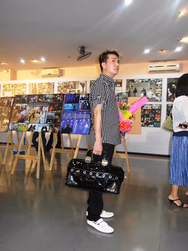 Tất cả những phụ kiện trên người của quý ông nhạc Việt đều là..."hiệu" đắt tiền.