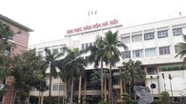 Thuộc diện được kéo dài thời gian công tác nhưng Phó Giáo sư Đỗ Thị Minh Thúy lại bị Trường Đại học Văn hóa Hà Nội từ chối chấp nhận và ký hợp đồng. Ảnh Trần Việt.