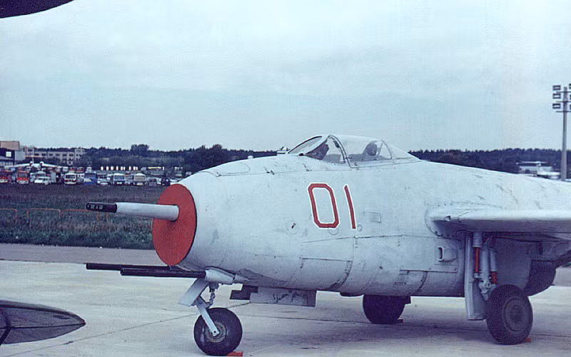 MiG-9 của Liên Xô.