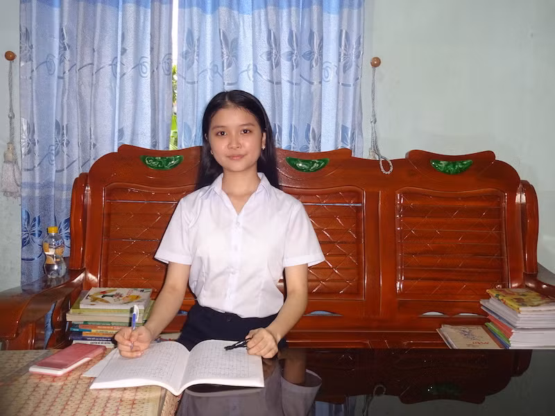 Em Trần Thị Thùy Tiên, lớp 12B2, Trường Trung học phổ thông Nguyễn Chí Thanh, tỉnh Thừa Thiên Huế. Ảnh: Hoàng Tăng Phái