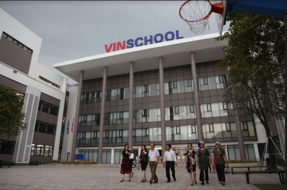 Trong hành trình trải nghiệm Lan tỏa giá trị - Kết nối tinh hoa đầu tiên, cư dân Vinhomes Star City được trải nghiệm dịch vụ chăm sóc sức khỏe tại Bệnh viện Đa khoa Quốc tế Vinmec Times City và có chuyến tham quan ngôi trường Vinschool – The Harmony với cơ sở vật chất hiện đại