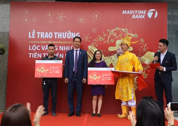 Những khách hàng may mắn trúng thưởng 1 chỉ vàng của tháng 2. Những khách hàng may mắn trúng thưởng 1 chỉ vàng của tháng 2.