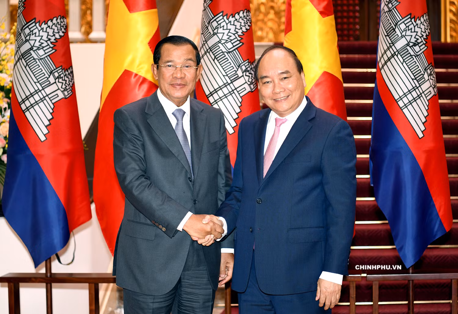 Thủ tướng Nguyễn Xuân Phúc tiếp Thủ tướng Campuchia Samdech Techo Hun Sen. Ảnh: VGP/Quang Hiếu Thủ tướng Nguyễn Xuân Phúc tiếp Thủ tướng Campuchia Samdech Techo Hun Sen. Ảnh: VGP/Quang Hiếu